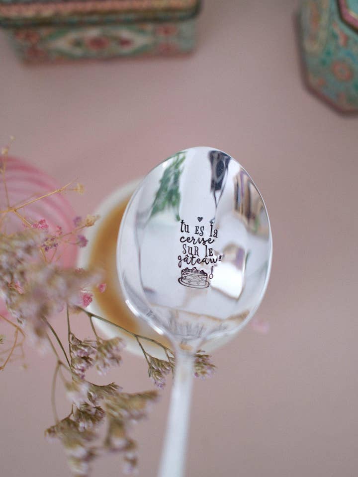 Großer Servierlöffel „Du bist die Kirsche auf der Torte“ für den Großhandel von Les Petites Cuillères De Juliette