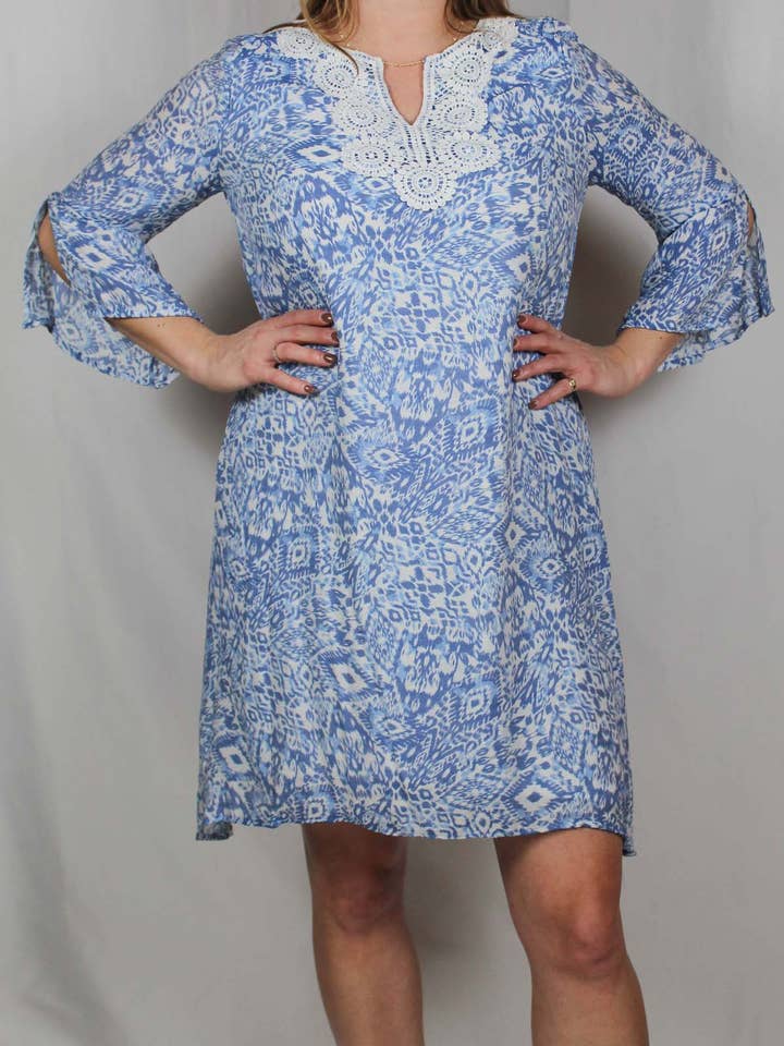 LB9977-D - Robe à manches 3/4 avec bordure en dentelle, blanc/denim (3904A) A1731 pour la vente par K & C Clothing, Inc.