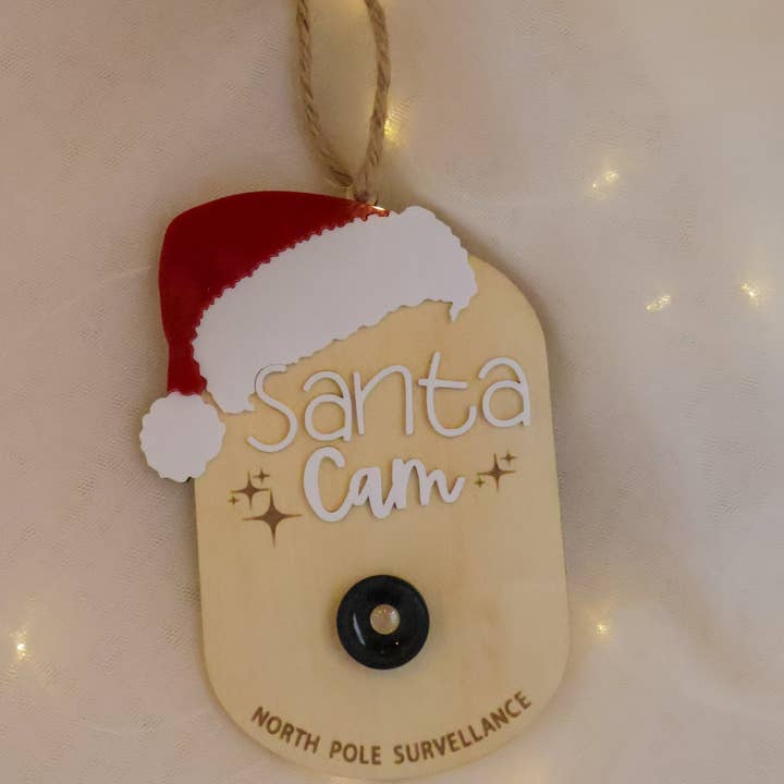 Petite + Co - Wholesale Christmas decoration - SANTA CAM PLAQUE0