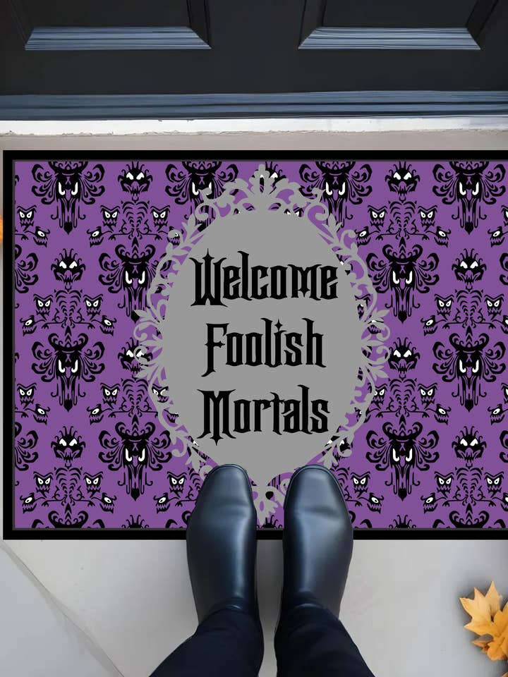 Welcome Foolish Mortals Fußmatte für den Großhandel von Monogram Junkie