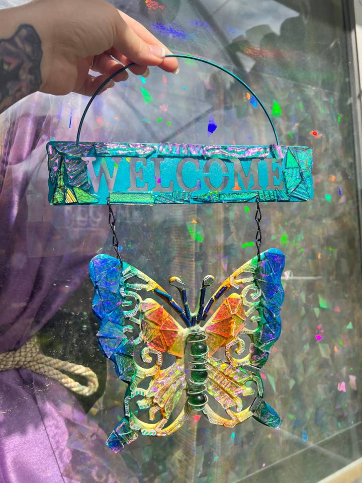 Mosaïque en verre dichroïque « Welcome » Butterfly n° 3 pour la vente par Aurafy