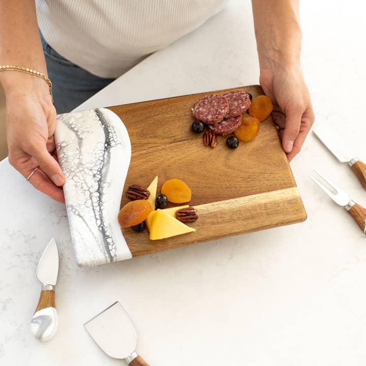 Lynn & Liana Designs - Vendita all'ingrosso Taglieri per formaggio - Tagliere per formaggi e salumi in legno di acacia con resina - No dazi!1