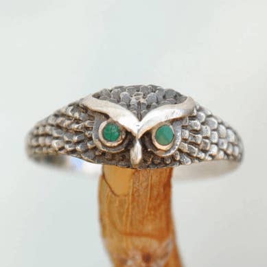 Owl ring in malachite and 925 silver for wholesale by Iroquoise