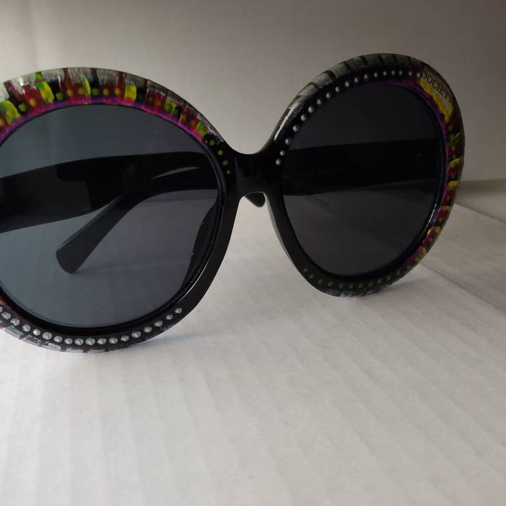 Norahz Boutique - Vendita all'ingrosso Occhiali da sole - Donna - Occhiali da sole rotondi dipinti a mano Società di media misti Conflitto
