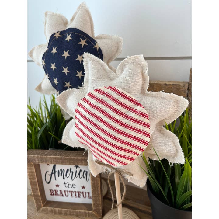 Kate + Em - Wholesale Decorative Tabletop Object - 2pc. Rustic 4th of July Sunflower Set - Vintage