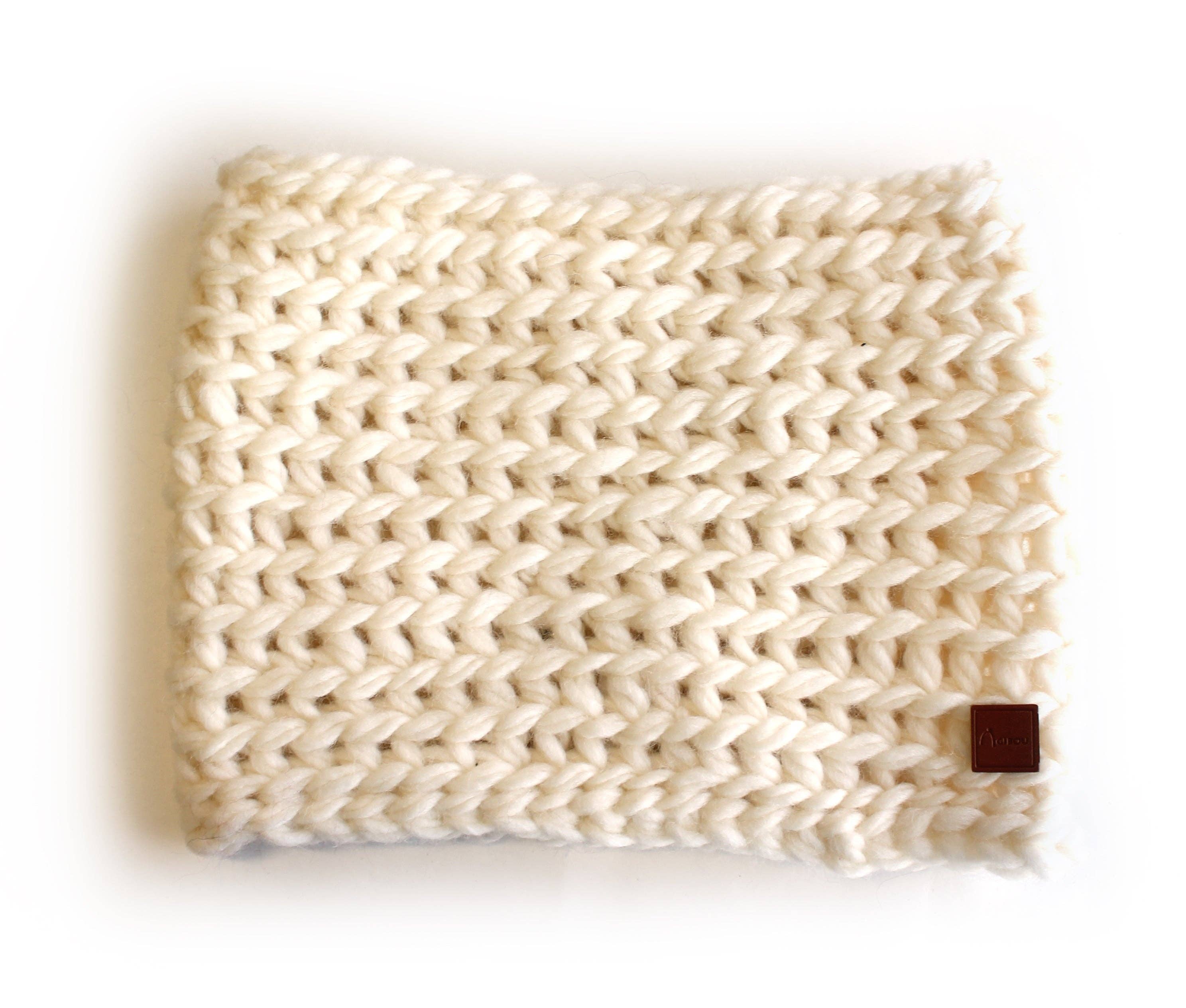 Gibou – wholesale Mössa - Dam – Handstickad halsvärmare4