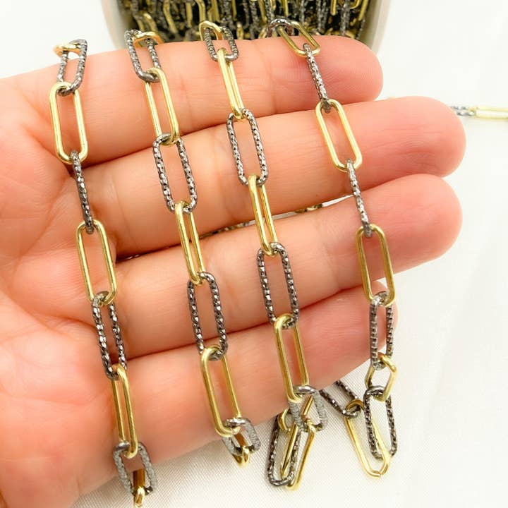 V31GB. Catena a maglie lisce e diamantate in argento sterling 925 placcato oro e rodio nero per la vendita all'ingrosso da parte di Jewels & Chains