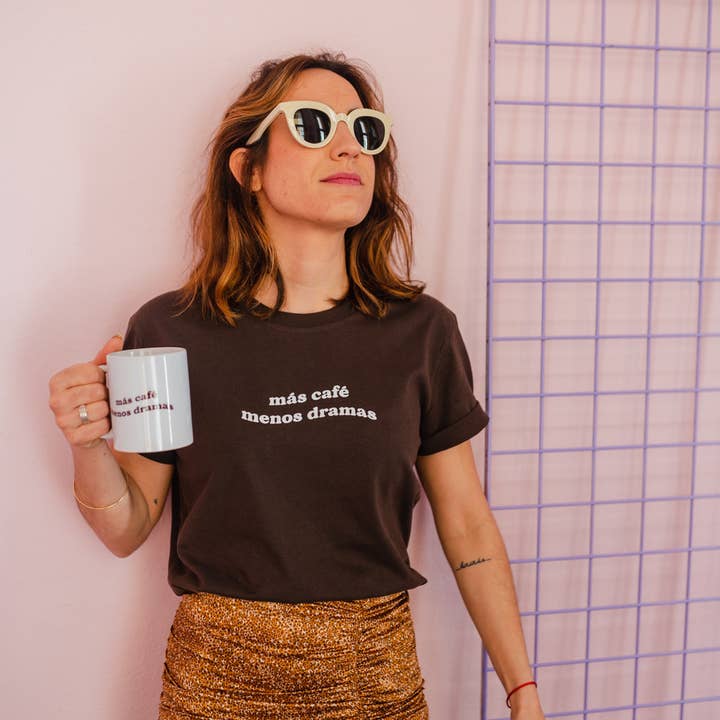 Unisex t-shirt mere kaffe mindre dramaer for engroshandel hos Mdemona