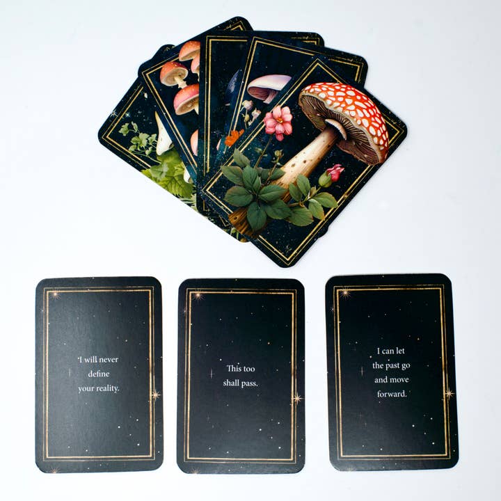 Red Wheel/Weiser LLC - Wholesale Tarot Cards - Mushrooms: Daily Doses of Wisdom (36 Gilt-Edged Mini Cards)12