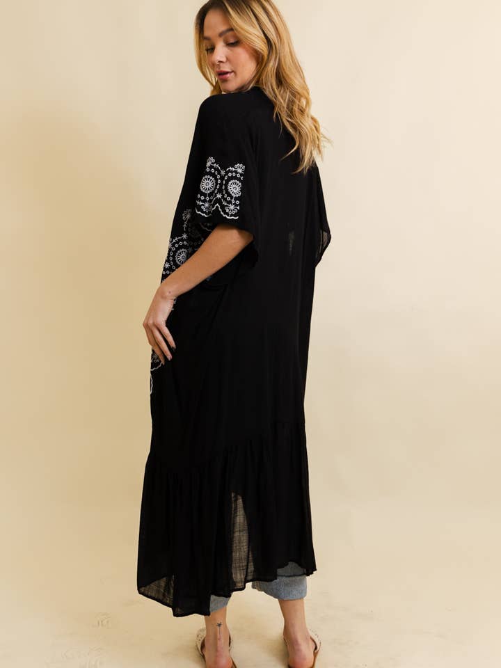 Leto Accessories – Engroshandel Kimono - Dame – Boho-stil kimono med tribal broderi og langt snit2