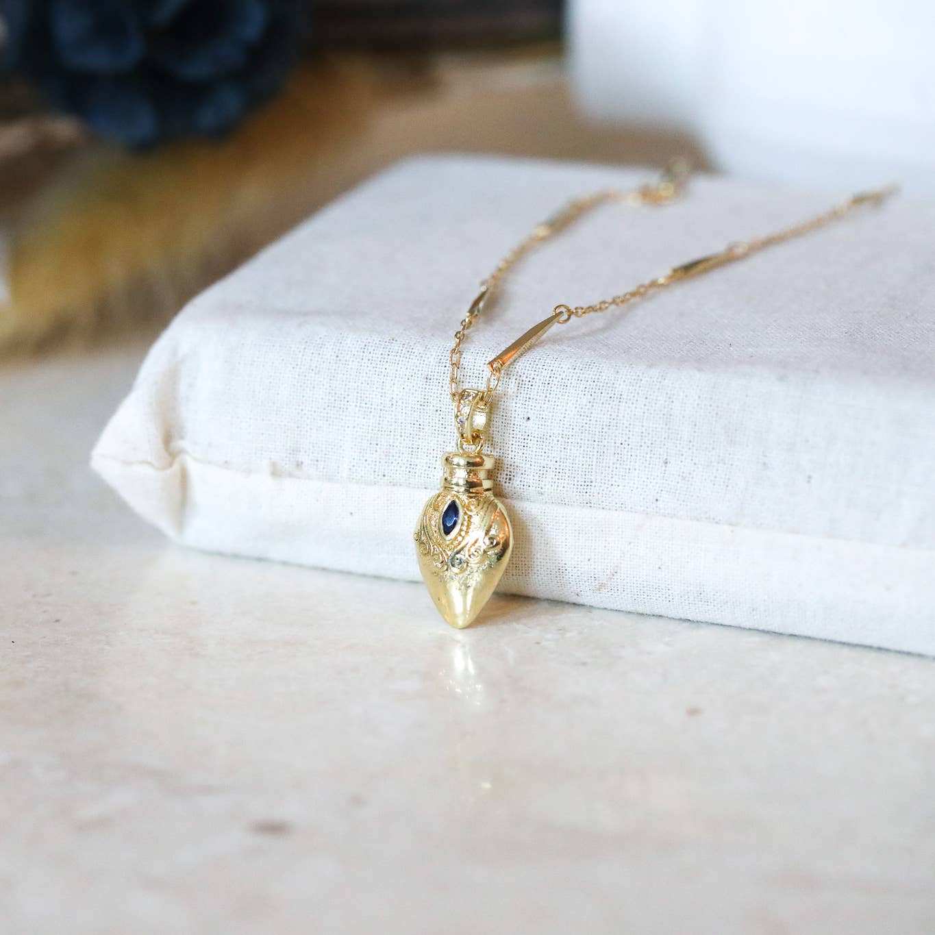 The Gilded Witch – Colar pingente/pendente por atacado – Colar Amuleto Elixir Poção Vintage Banhado a Ouro: Bruxesco4