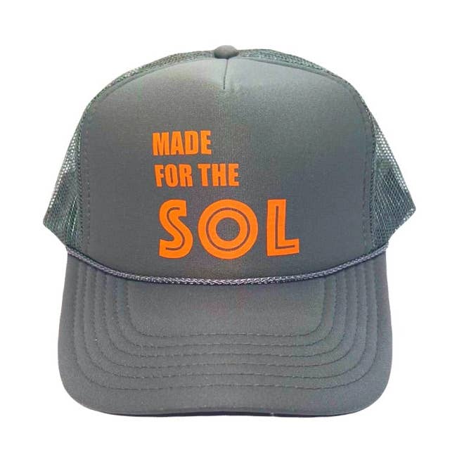 HECHO PARA EL SOL Gorra de Camionero para venta al por mayor de Moliko LLC.