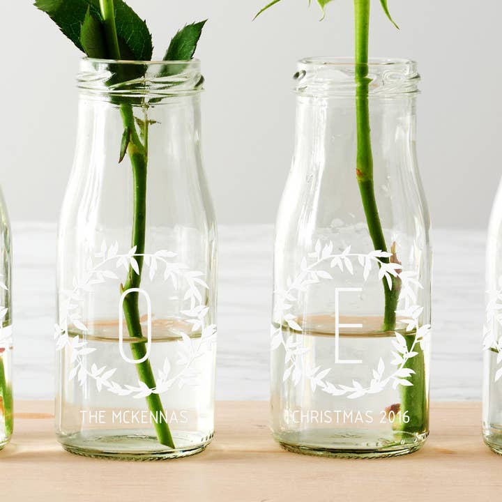 Vasi Bottle Bud personalizzati «Noel» per la vendita all'ingrosso da parte di Becky Broome