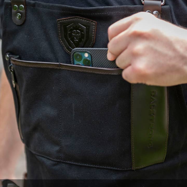 Dalstrong - Wholesale Kitchen/Utility Knife - BBQ Apron | Heavy-Duty Waxed Canvas | Dalstrong ©2