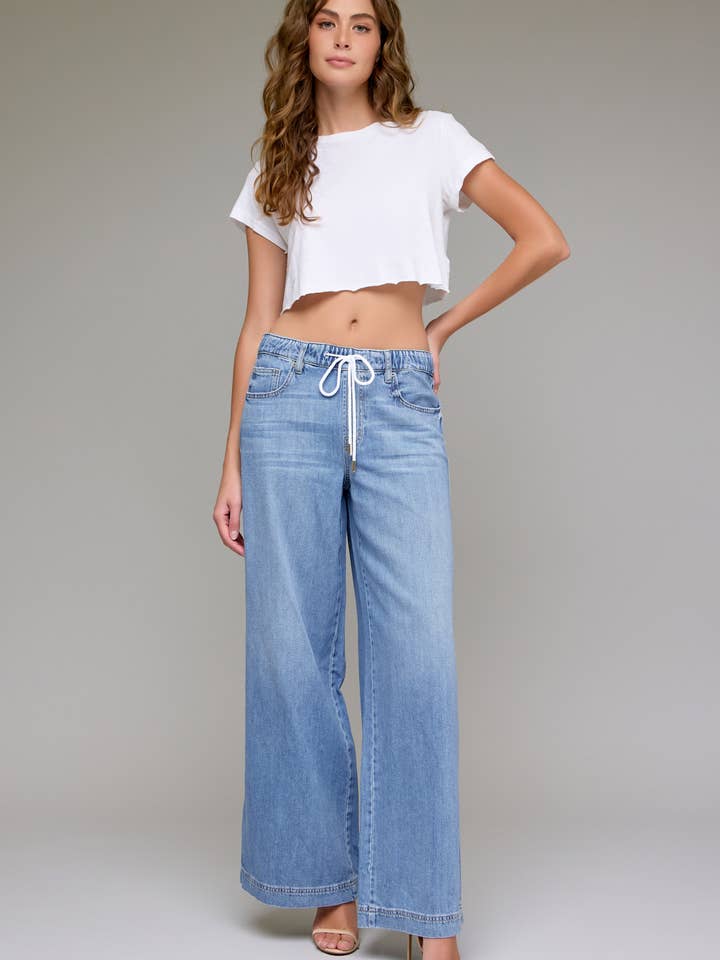 Light Wash Super Soft Elastic Waistband 32" Inseam Wide leg for wholesale by Hidden Jeans