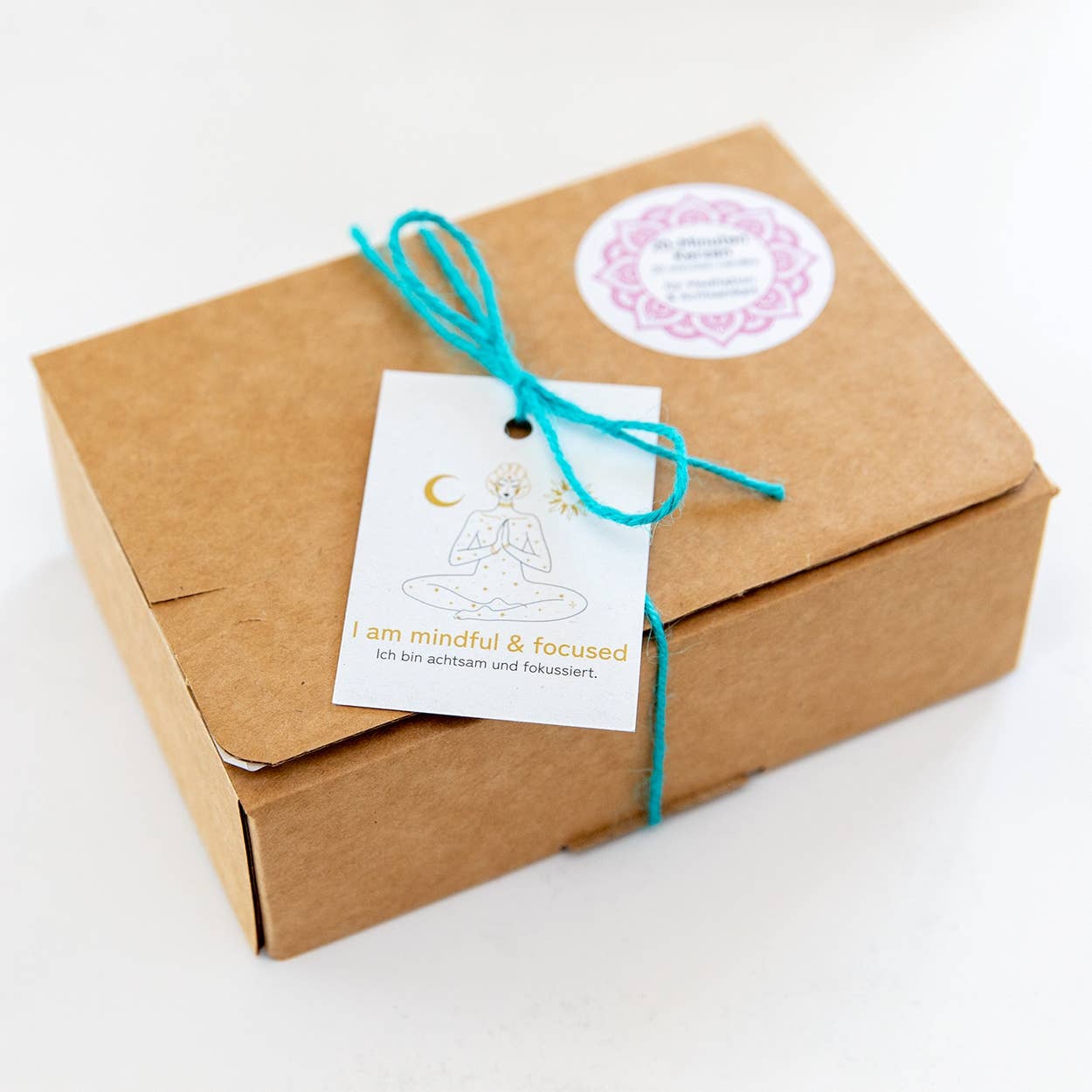 Divasya - Vendita all'ingrosso Attrezzatura per meditazione - Set regalo con candele da 20 minuti | affermazione « Sono consapevole e concentrato »6