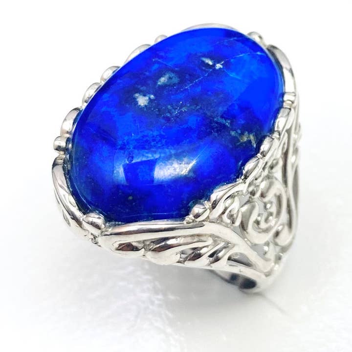 Anillo solitario ovalado con lapislázuli de 22 x 26 mm en plata de ley para venta al por mayor de Twan Kee Jewelry