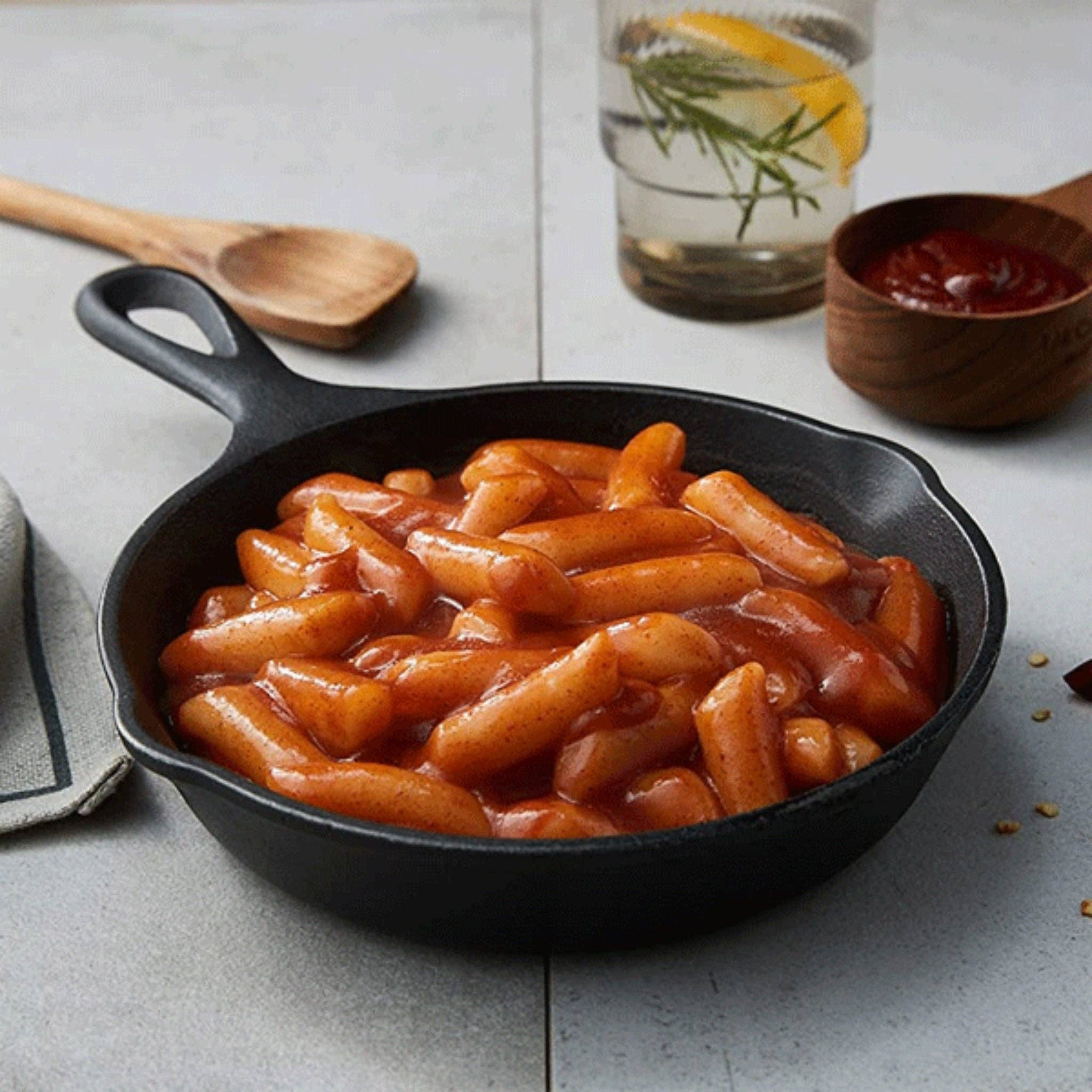 utoppa GmbH – Arroz por atacado – Tteokbokki com molho Gochujang O'FOOD 260 g1