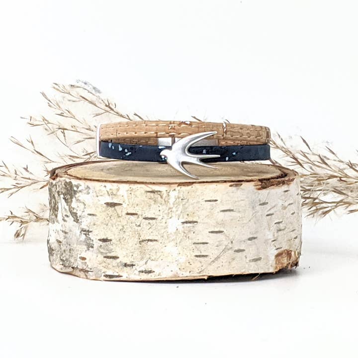 Swallow - Bracelet en liège classique pour la vente par Elisabetta Studio