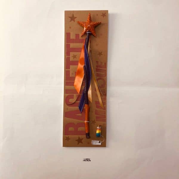 Baguette Magique Vraiment Magique Etoile Orange & Violette pour la vente par La fabrique de MOTS MAGIQUES