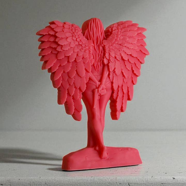 Vingflicka skulptur med pistolformad ljus 6x4,5 tum för wholesale av Agaboo Candle