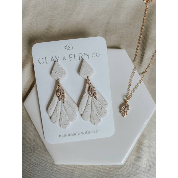 Clay & Fern Co. - Wholesale Pendant/Charm Necklace - Hyacinth Necklace - Simple Gold Necklace1