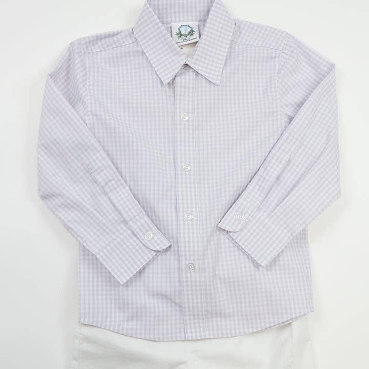 Chemise lavande à boutons uniquement. pour la vente par Southern Taters