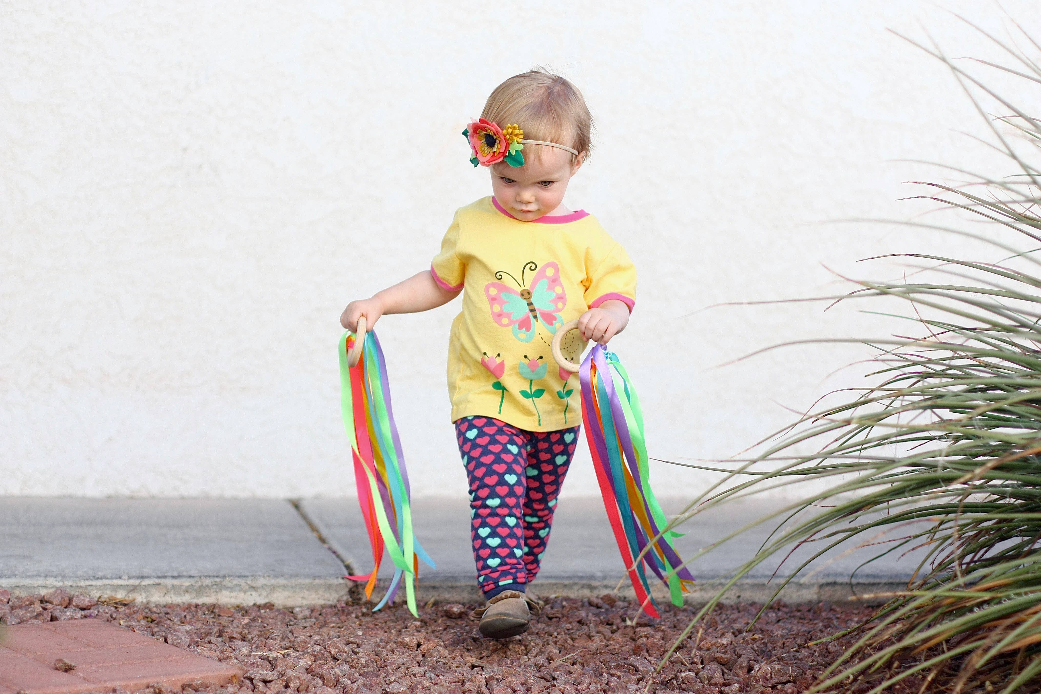 Doodle Pants – Engroshandel T-shirt - Børn – Gul sommerfugl småbørn og børn skjorte7