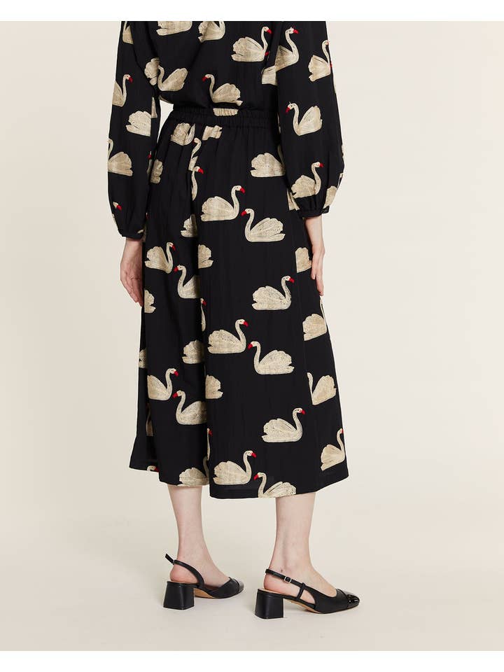 Pepaloves - Wholesale Pants - Women's - CULOTE BORDADO CISNES3