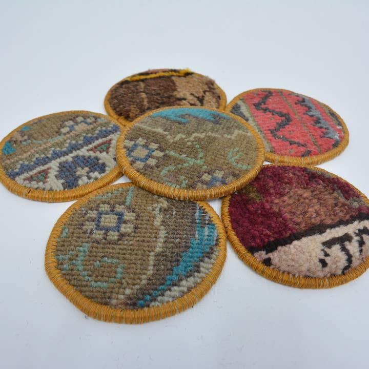 Håndlavede tyrkiske tæppeunderlag til te- og kaffekopper for engroshandel hos Kilim Pillow Decors