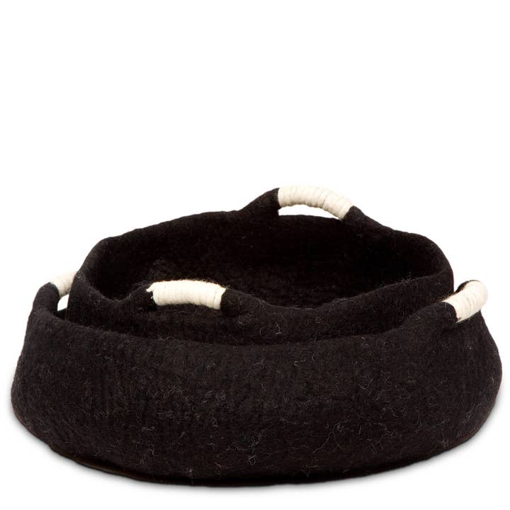 Karma Cat Inc. - Wholesale Pet bed – Cat/dog - Black/White Wool Handle Basket