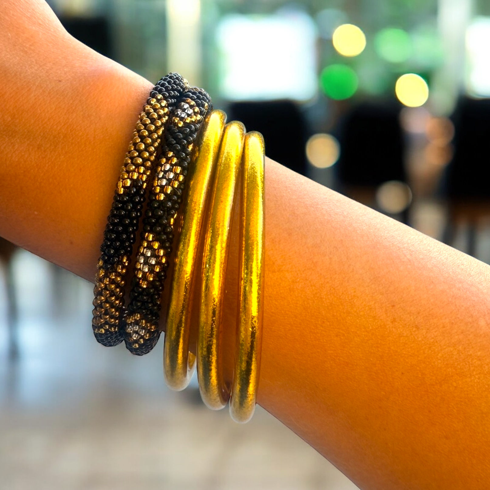 Maison Yvelise - Wholesale Beaded Bracelet - Black, beige, and gold Nepalese bracelet2