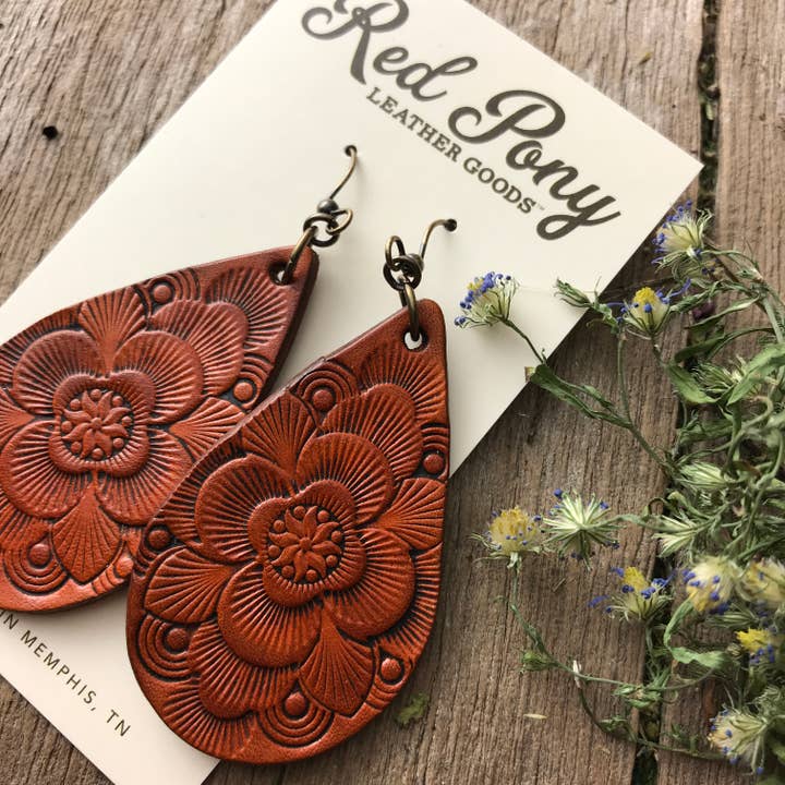 Red Pony Leather Goods - Vente Boucles d'oreilles pendantes - Boucles d'oreilles Boho Western en cuir Mandala en forme de larme5