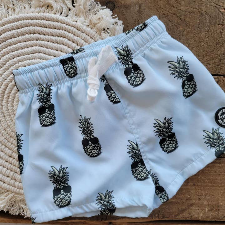 Short de bain garçon - Ananas avec lunettes de soleil pour la vente par Rufflеѕ & Bоwtіеѕ - Affordable Boys & Girls Clothing