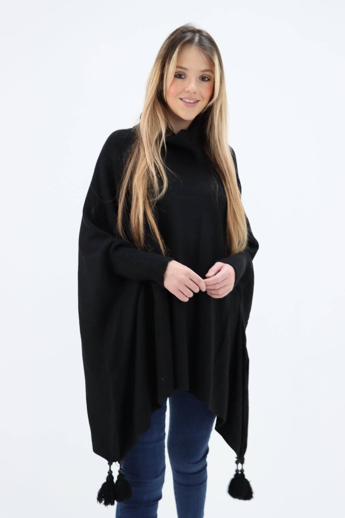 Miss Bold - Vente Poncho – femme - Poncho tunique italien à col bénitier et manches chauve-souris à pompons21