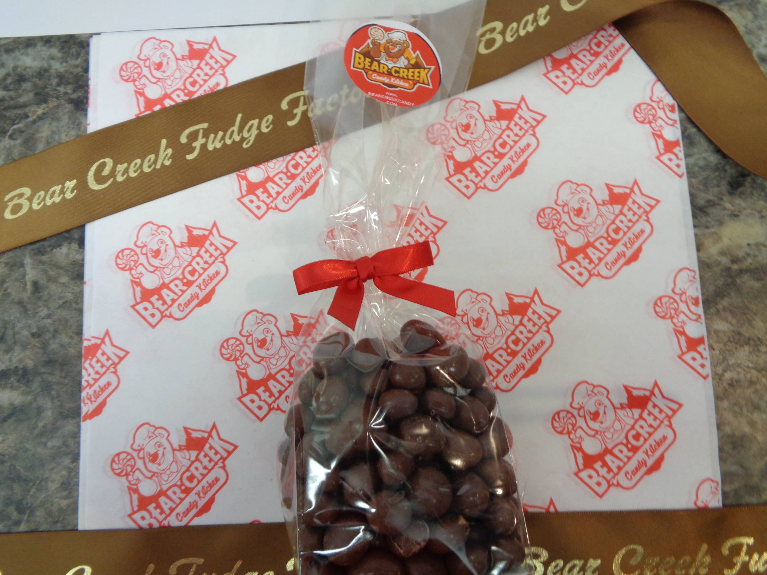 Bear Creek Candy Kitchen – wholesale Chocolate-covered sweets – ✨Milk Chocolate Covered Raisins🍫Chocolate Covered Raisins🍫 1 lb Bags1