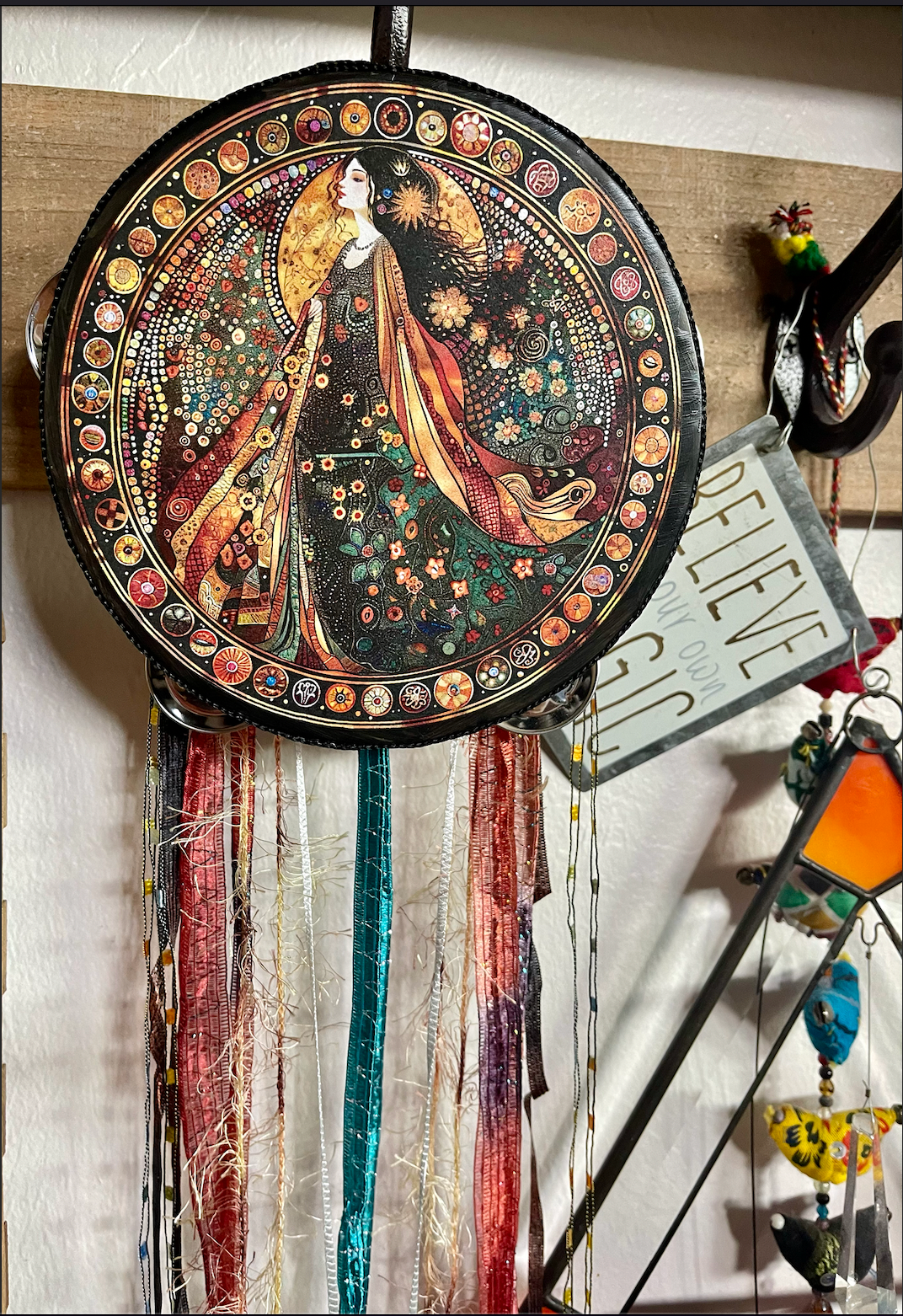 Bodhi Leaf Market - Venta al por mayor Artículo de meditación - Pandereta Decorativa de Pared Charmed Practical Magic de 6"5