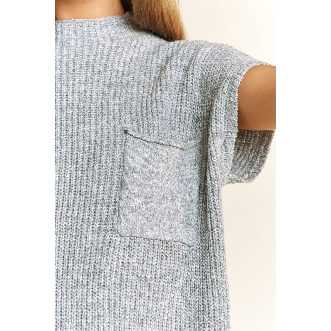 Sweet Generis - Venta al por mayor Vestido - Mujer - MINIVESTIDO CLÁSICO DE PUNTO TIPO SUÉTER CON HOMBROS DESCUBIERTOS18