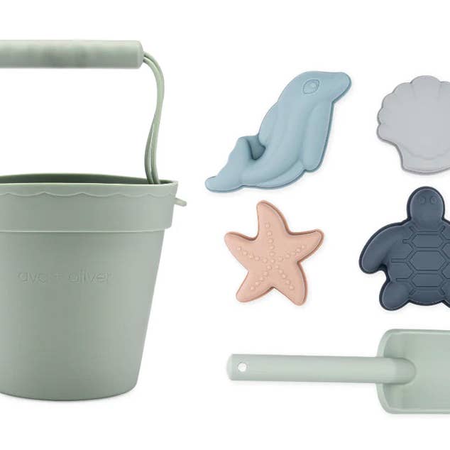Ensemble de plage vert sauge pour la vente par So Stinkin Cute Co.
