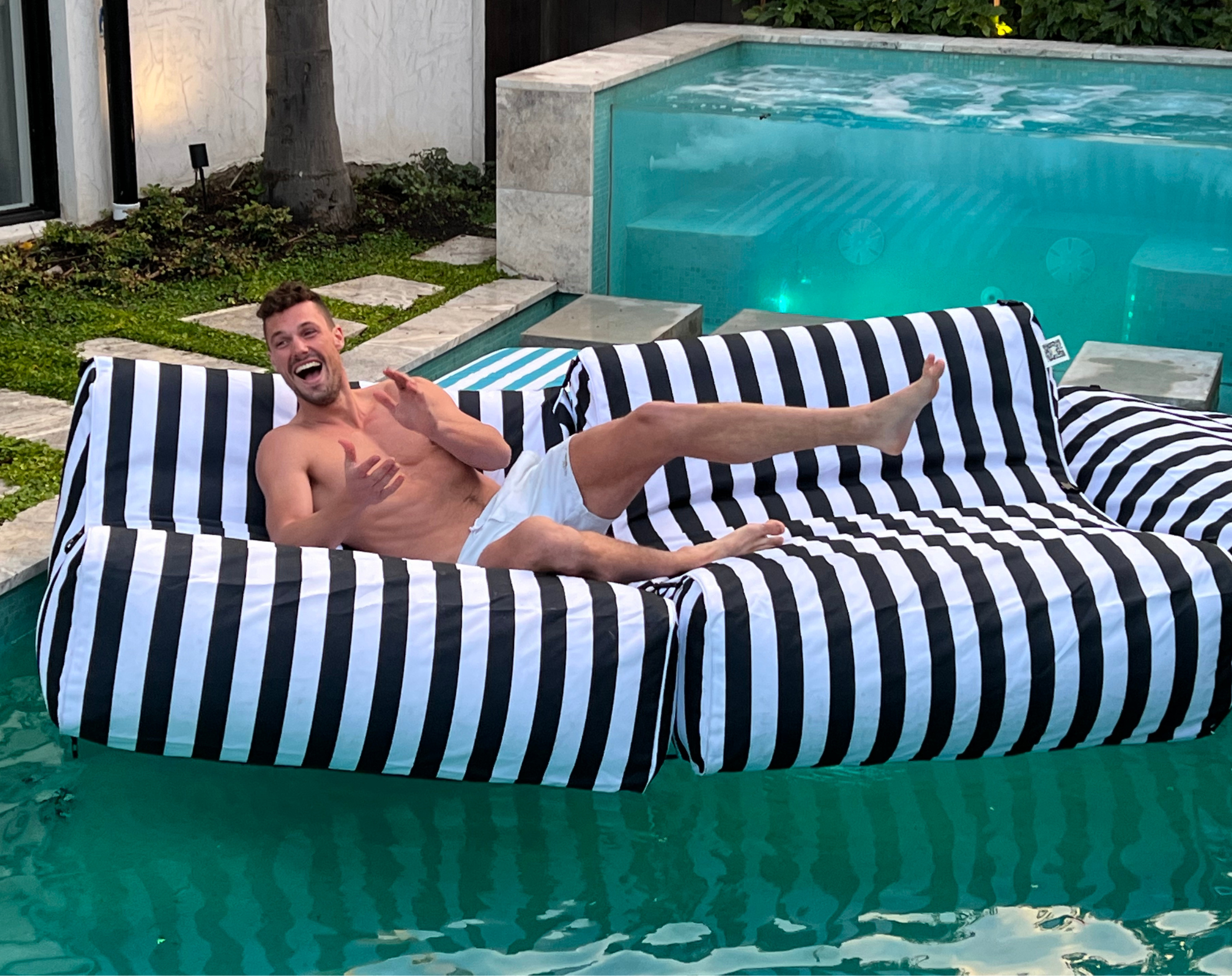ACQUABOSS - Wholesale Inflatables - ACQUABOSS Luxe Lounger - IMPERFECT2