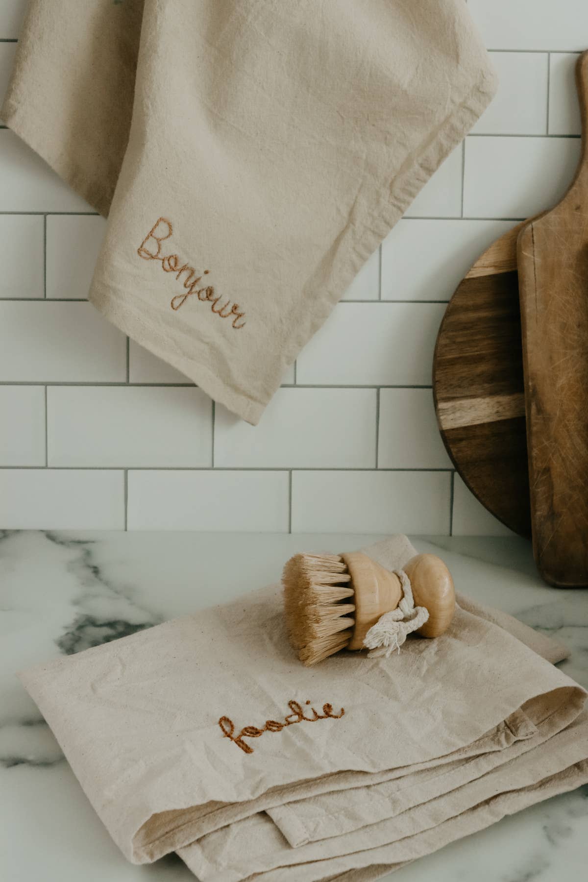 Eloise et moi – wholesale Kökshandduk – Handbroderad Handfärgad Ekologisk bomull Kökshandduk1