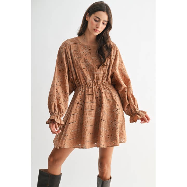 VESTIDO MINI DE MANGA LARGA BORDADO CON BOLSILLO para venta al por mayor de Camellia