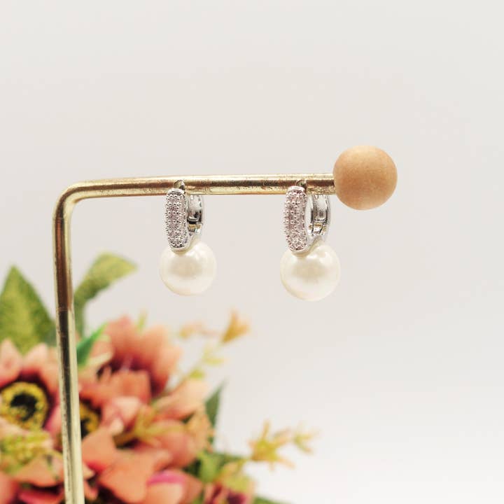 Daemon srls - Wholesale Huggie Earrings - CELIA ~ orecchini mini cerchi BOMBè con cubic zirconia e perla4