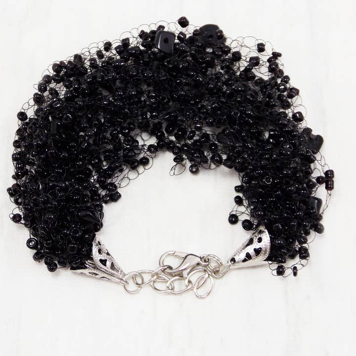 Bracelets en agate à plusieurs rangées de perles noires pour femmes, élégance, tendance, cadeau d'anniversaire de mai, bohème pour la vente par Ninolia