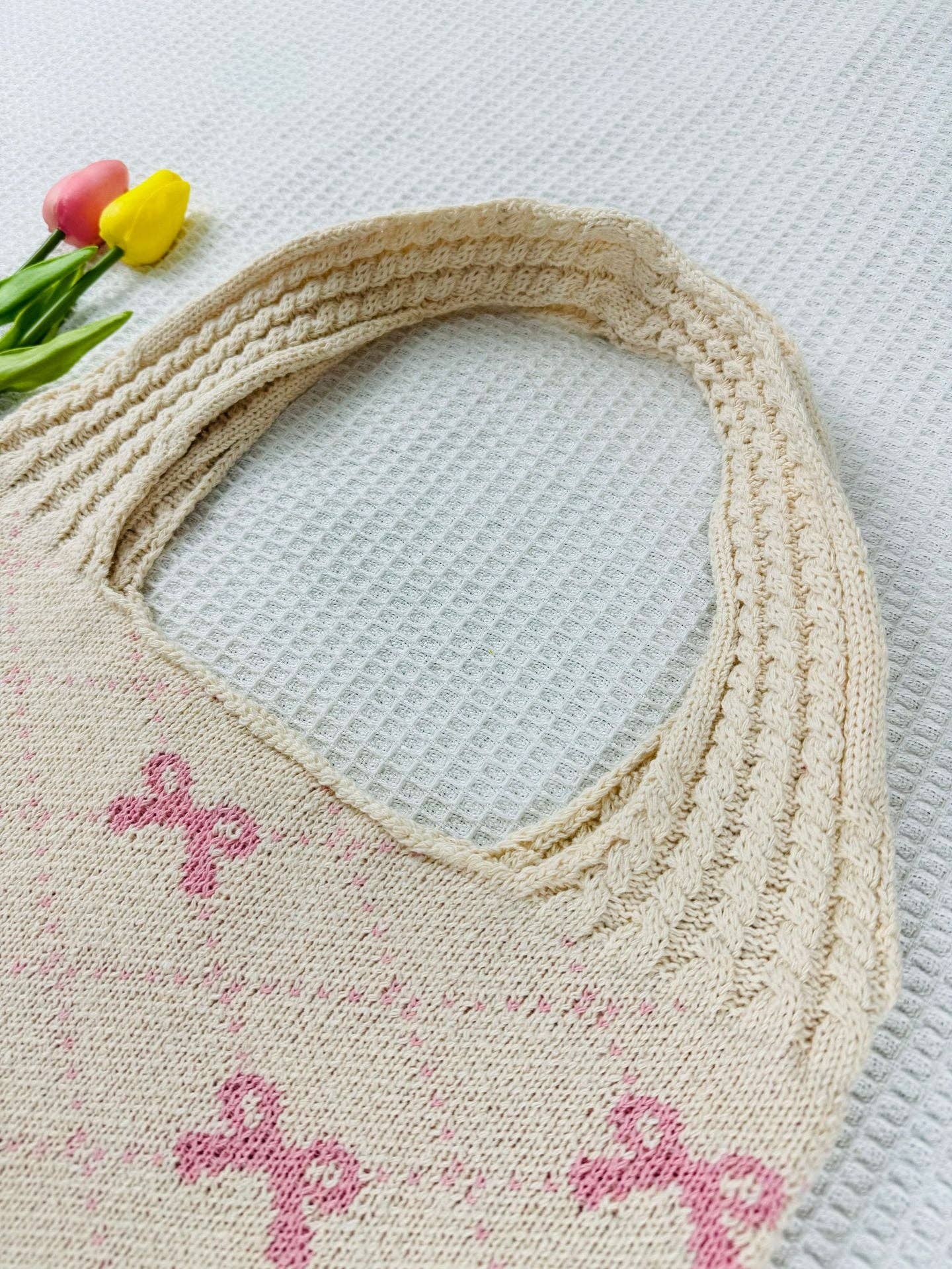 Dipped Shop – Großhandel Tragetasche – Damen – Gestrickte Schultertasche mit Bogenmuster und großem Fassungsvermögen DPB110618