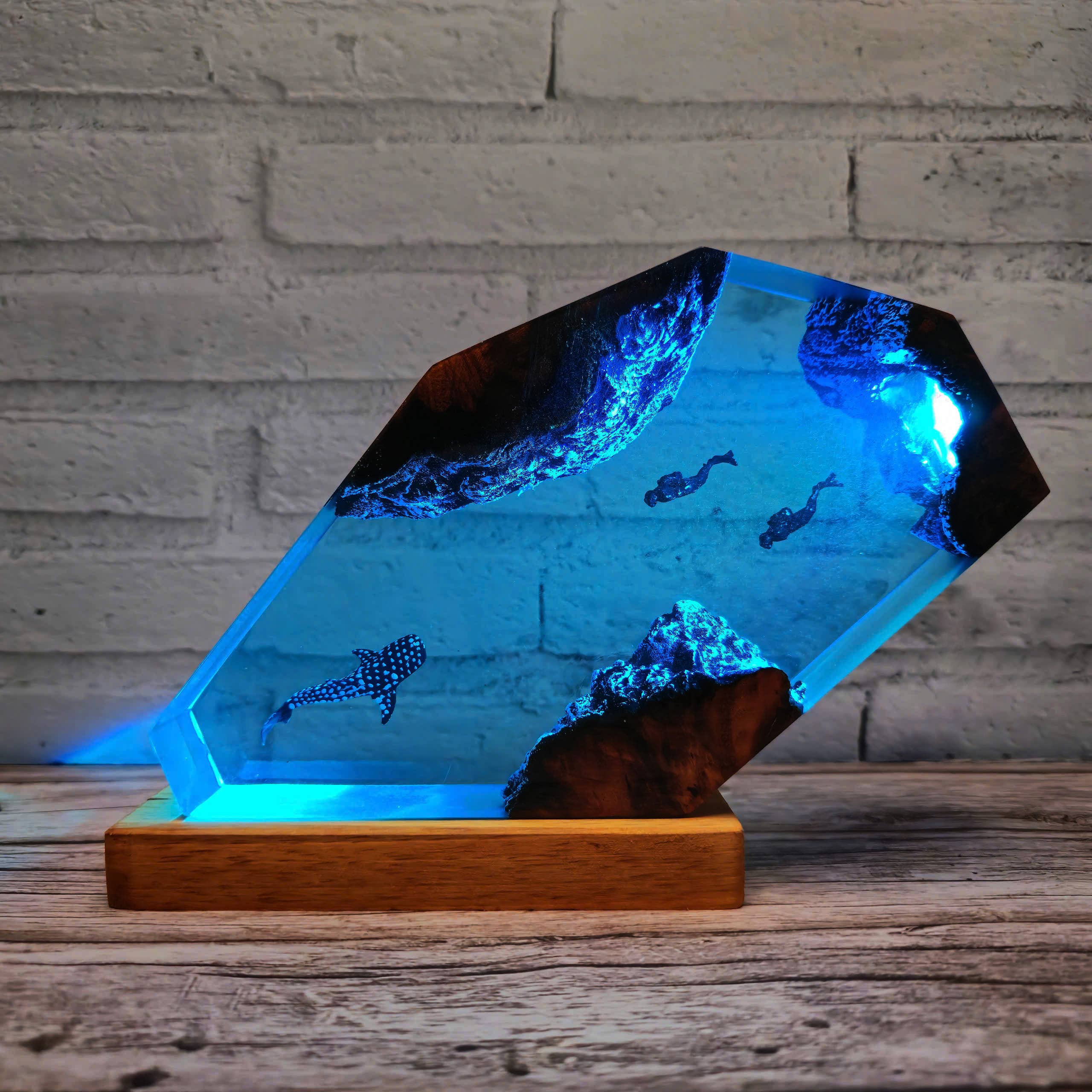 Merchemy - Wholesale Night Light - Whale Shark Scuba Divers Epoxy Resin Night Light Ocean Diver9