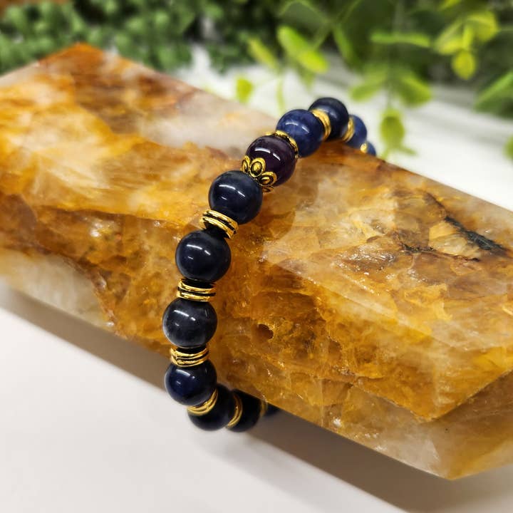 Meraki Gemstones - Wholesale Beaded Bracelet - ANXIETY SUPPORT - Sodalite/Amethyst (center) with Gold color4