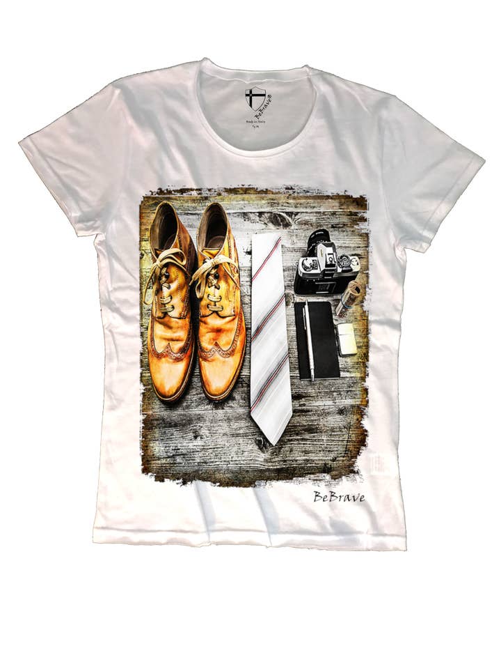 T-SHIRT UOMO COTONE CON STAMPA SCARPE CRAVATTA FOTO STILE per la vendita all'ingrosso da parte di BeBrave