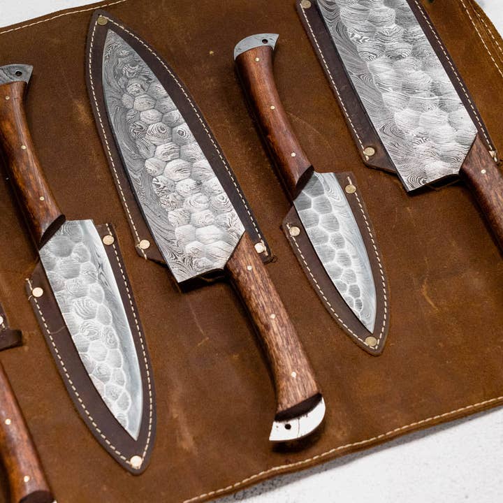 Forged Blade – Großhandel Messersets – Wildrose - Damast 5-teiliges Küchenmesser-Set mit Ledermäppchen3