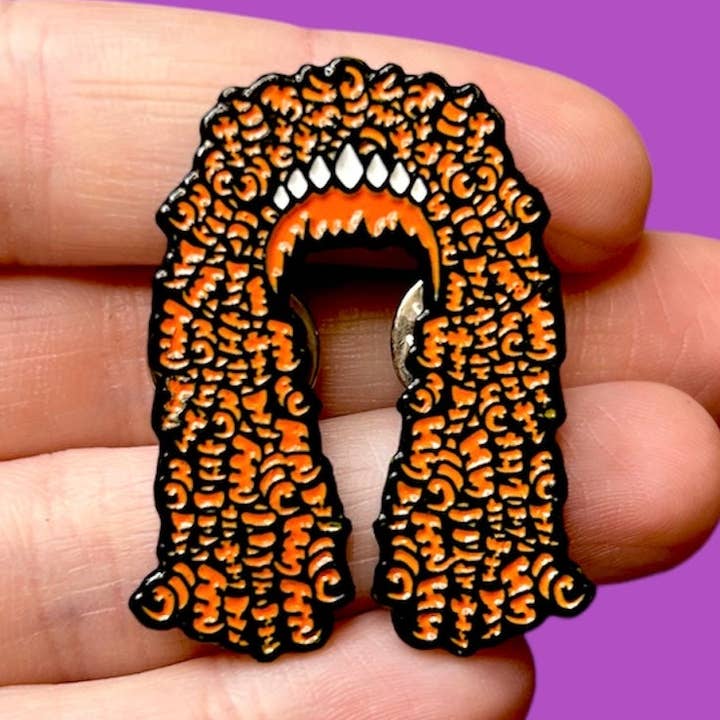 Alfiler esmaltado para peluca de danza irlandesa roja para venta al por mayor de Riff Raff & Rince